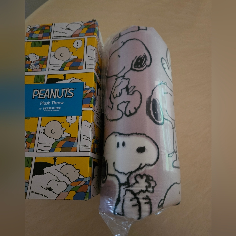 Snoopy plush blanket by Berkshire - Brand New Sealed - lavender color